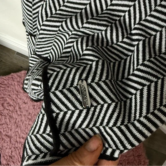 Calvin Klein Black & White Herringbone Cowl Neck Top – Small (NWT) - Picture 5 of 6